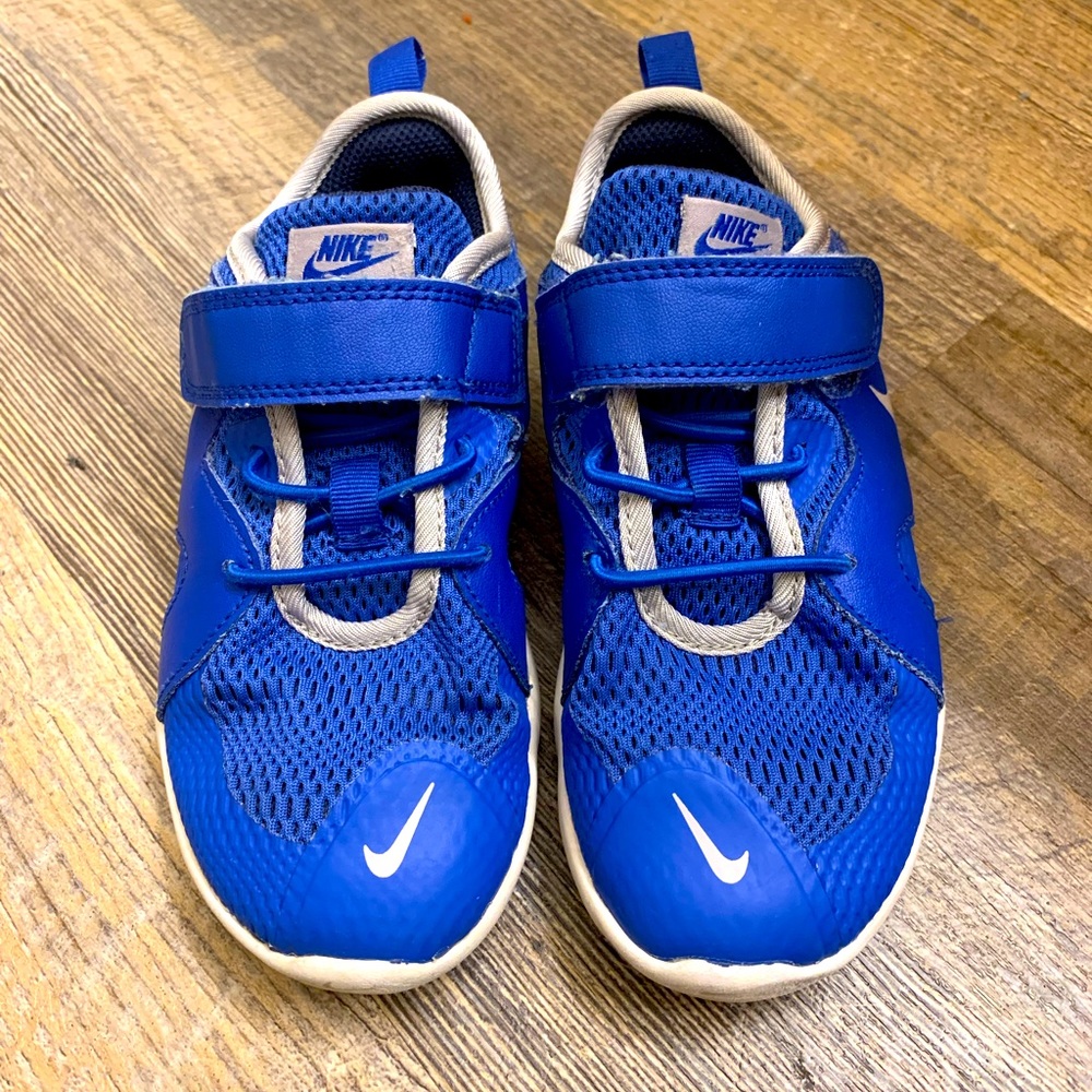 Boys Nike Flex Tennis Shoes Sz. 12.5